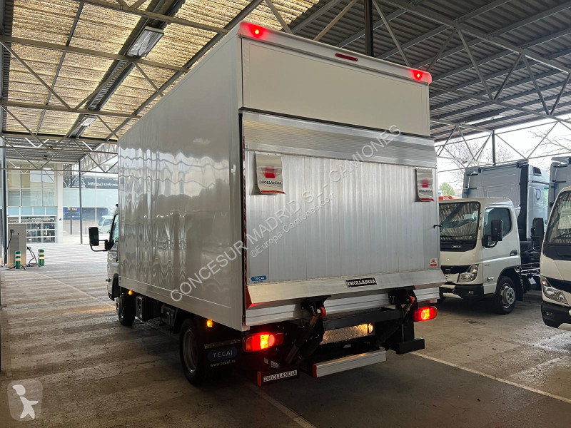 شاحنة Fuso 3.6 Ton 3C15 Paquetero con trampilla