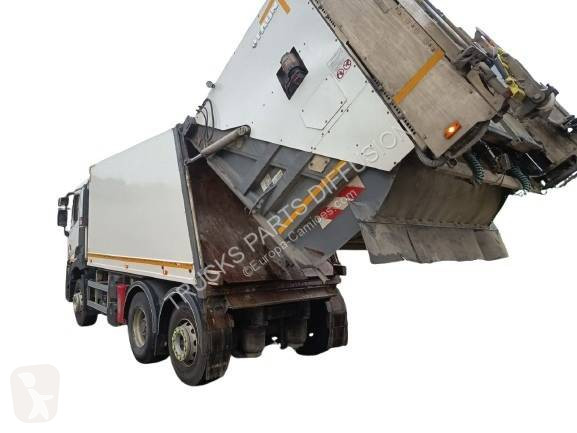 آلة لصيانة الطرق Renault