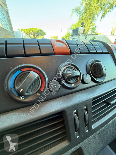 شاحنة Iveco Iveco 75/80e18