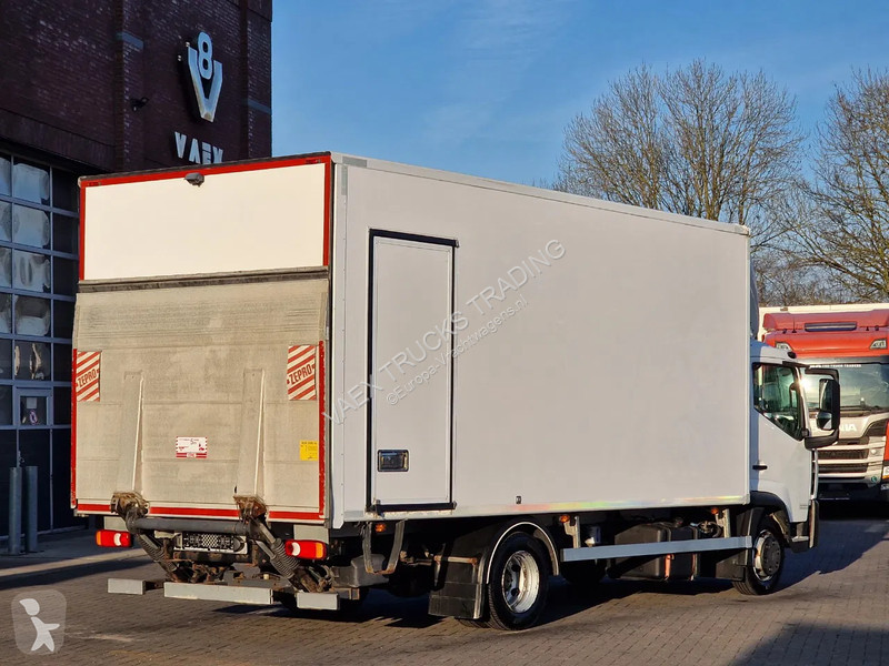 شاحنة Renault D 4x2 Box - Loadlift - Low KM -...