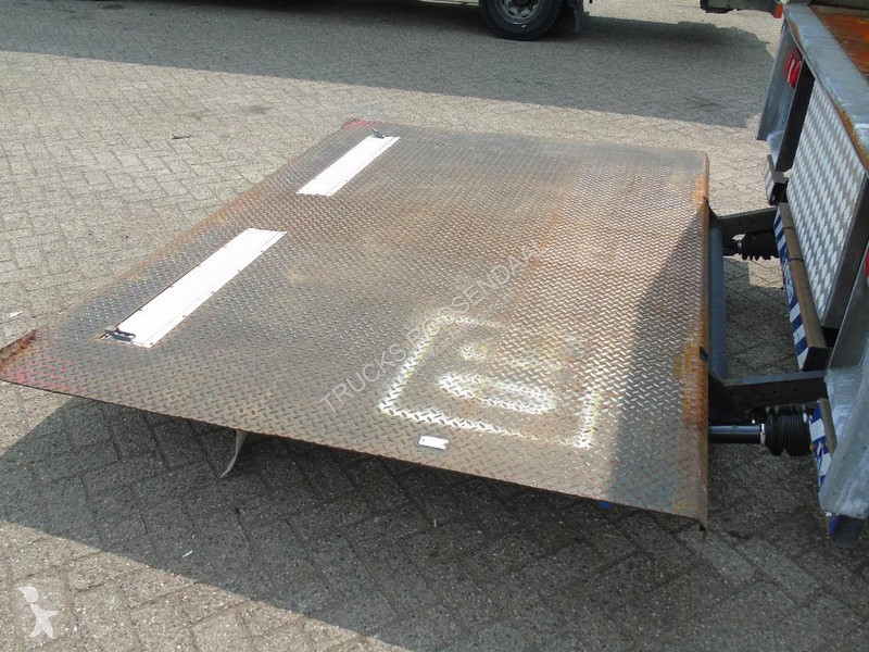 شاحنة Iveco 120E21 euro 6 + lift + lot in stock