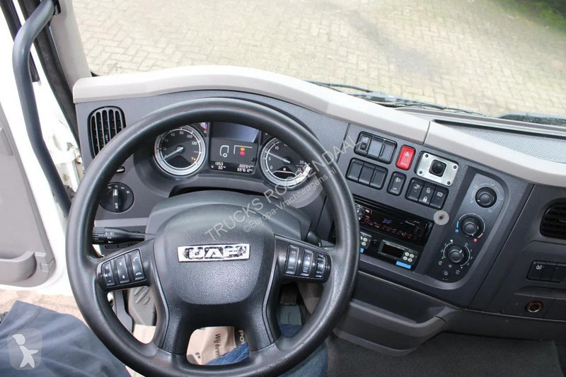شاحنة DAF 210 + EURO 6 + LIFT