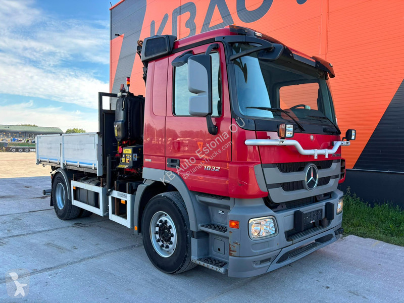 Camion Mercedes 1832 4x2 FASSI F135A22 / BOX...