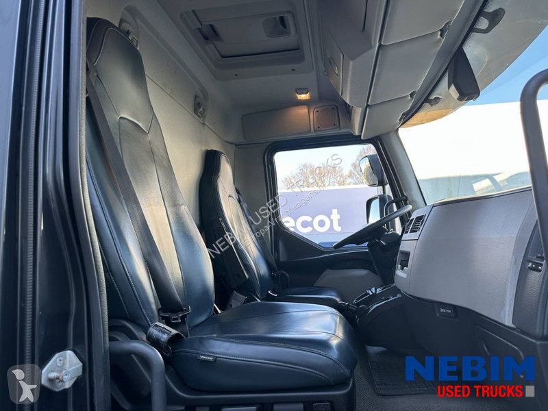 شاحنة Volvo FL240 4x2 - MOVERS TAILLIFT 1000Kg