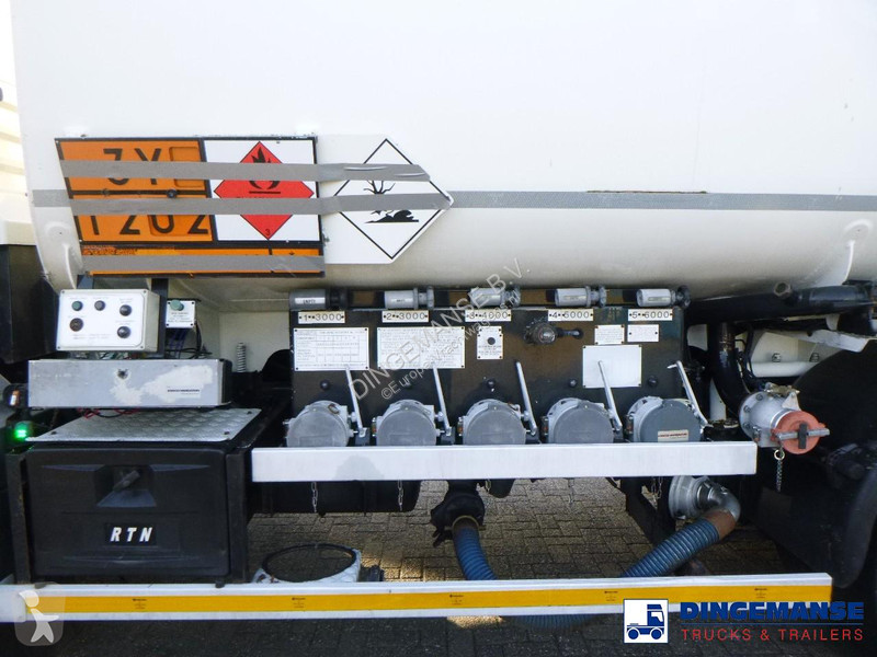شاحنة MAN 26.340 6X2 RHD fuel tank 21 m3 / 5 comp
