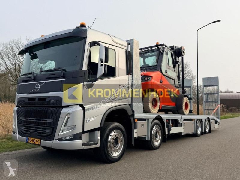 شاحنة Volvo FM 500 8x2 Machine transporter | New