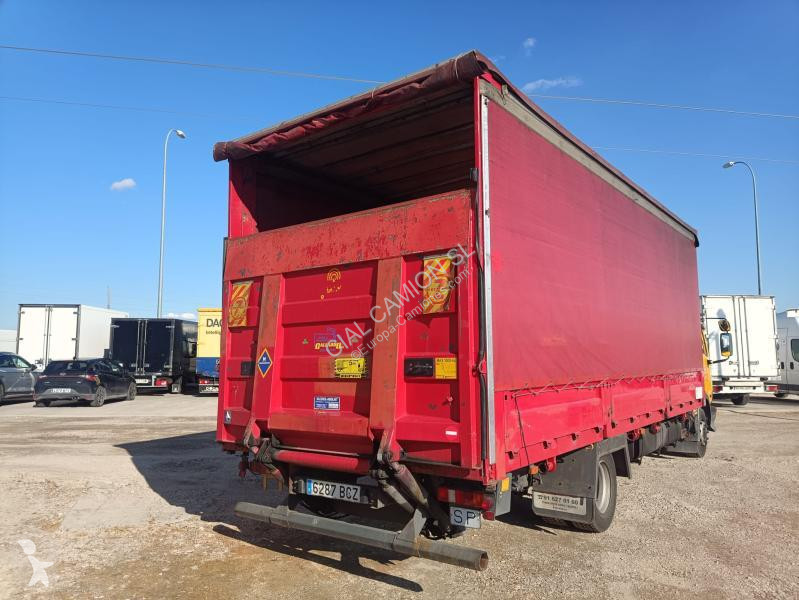 شاحنة DAF 210