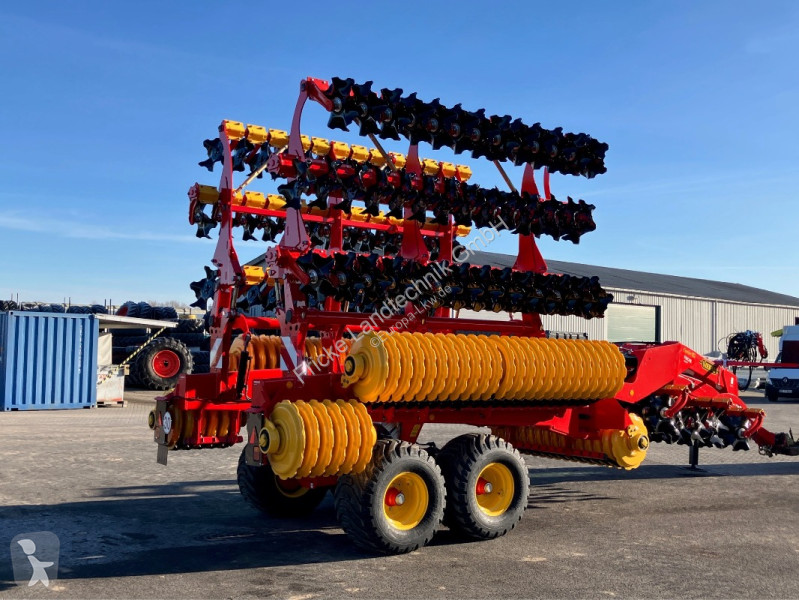 Carrier CR 925 truck