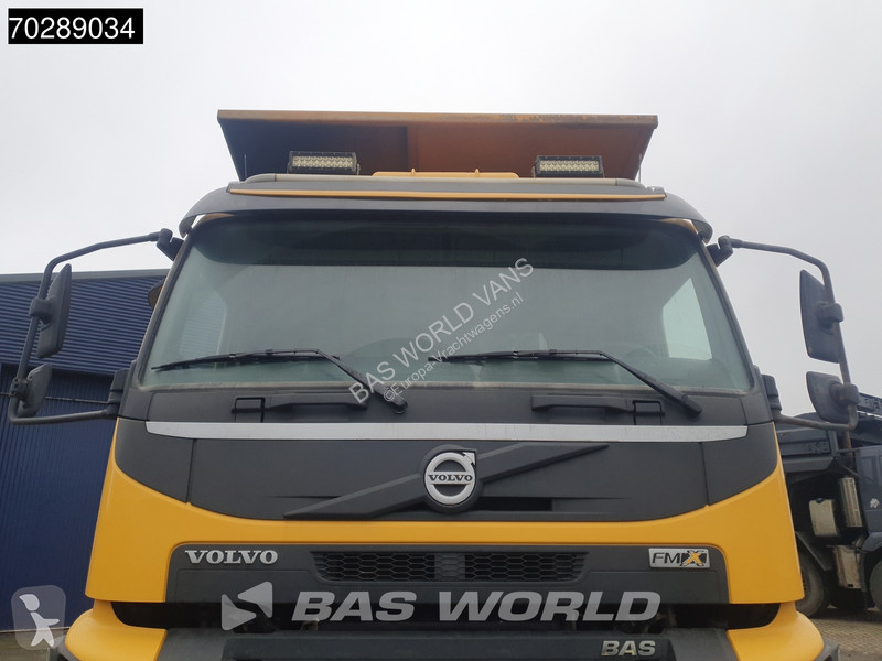 شاحنة Volvo 520  8X4 32m3 AJK Pusher Big-Axle...