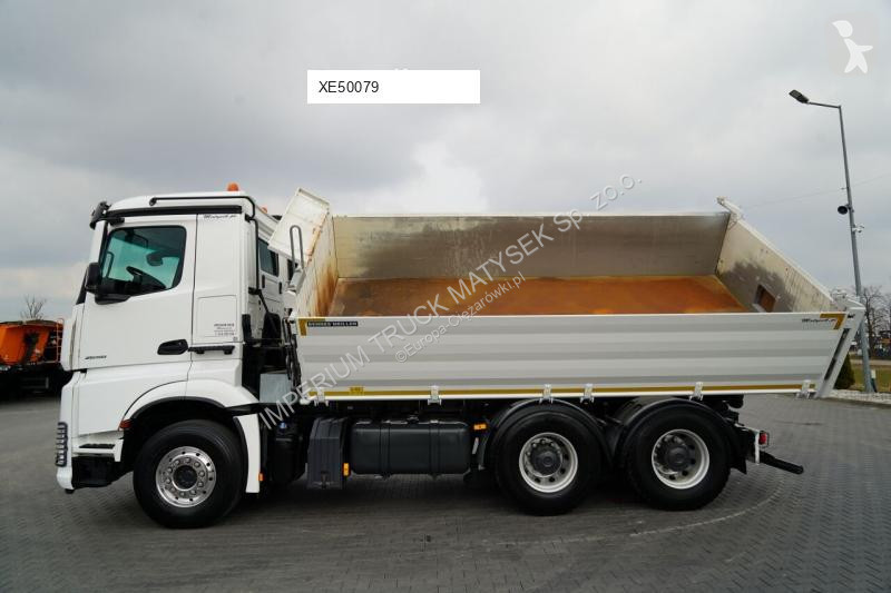شاحنة Mercedes AROCS 2658
