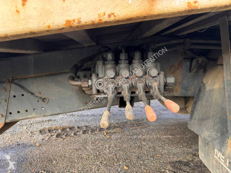 Nosič strojů Renault