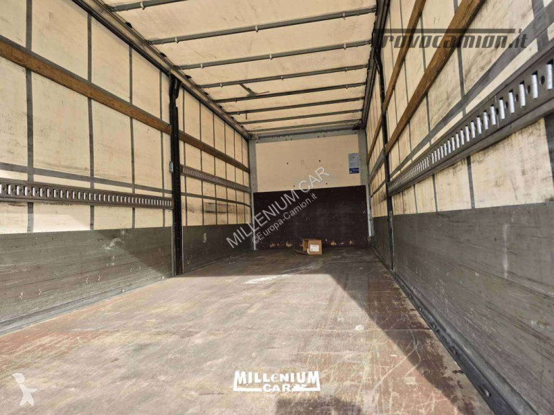 شاحنة Iveco 140E25 CENTINATO 7,30 EURO 6