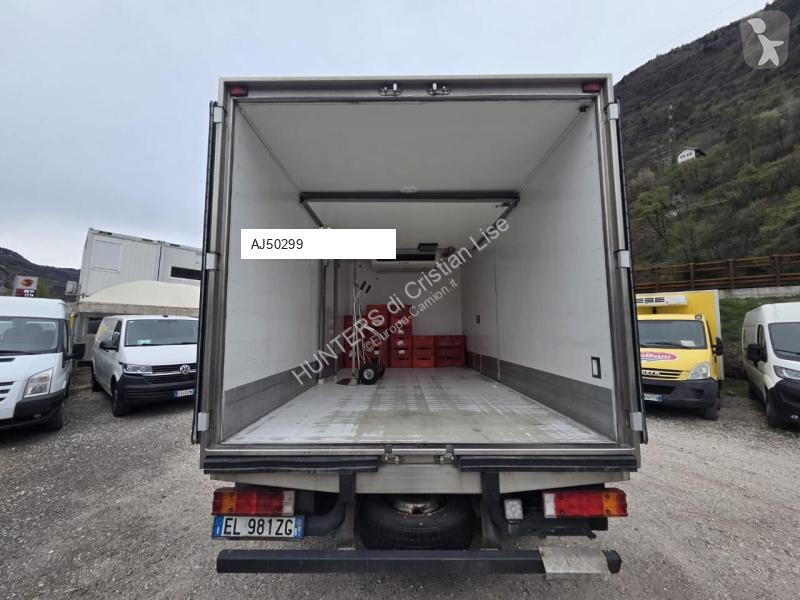 شاحنة Mercedes 822