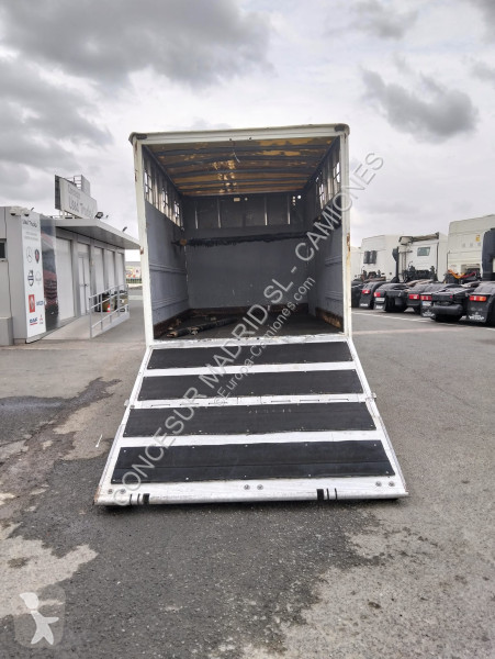 شاحنة Nissan  TRANSPORTE CABALLOS