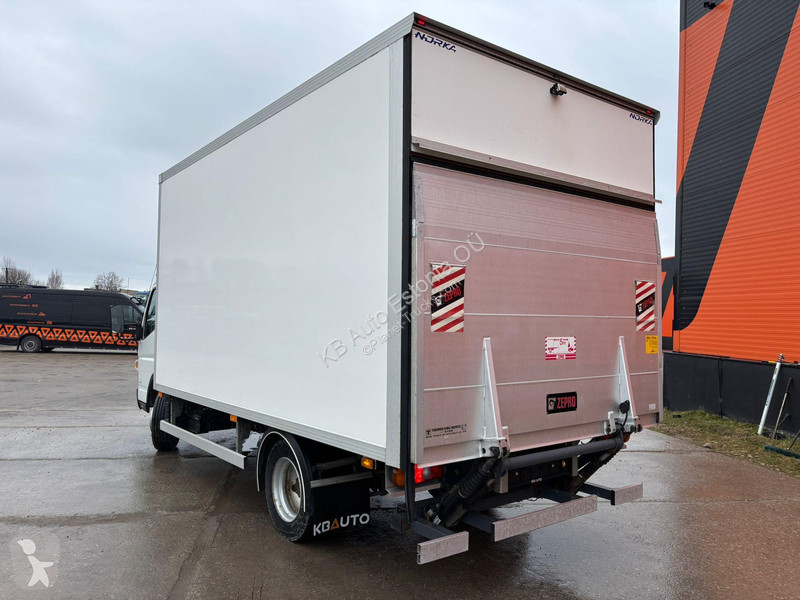شاحنة Mitsubishi Fuso 4x2 THERMOKING V-500 Max...