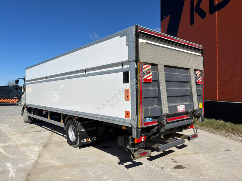 شاحنة Volvo 210 4x2 BOX L=7558 mm