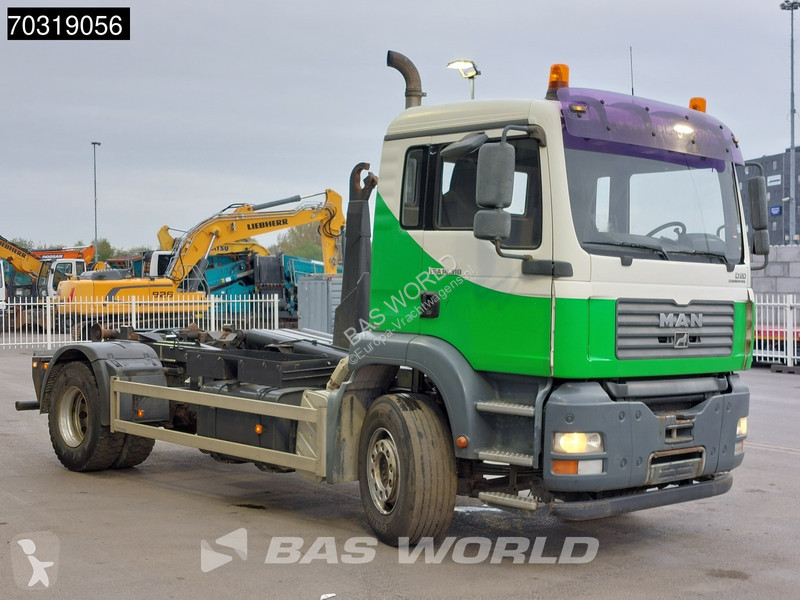 شاحنة MAN 18.310 4X2 14 tons hooklift...