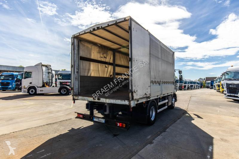 شاحنة Renault  D16 240 DXI
