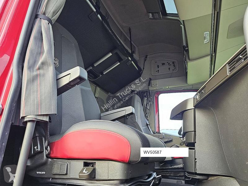 شاحنة Volvo 500 6X2 Elevador 2000kgs