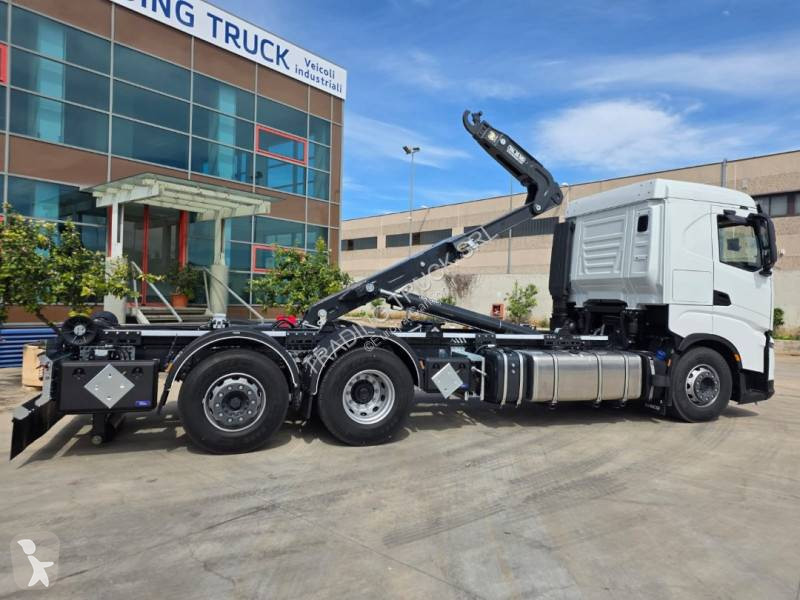 شاحنة Iveco