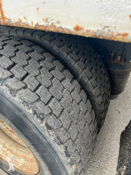 Nosič strojů Mercedes