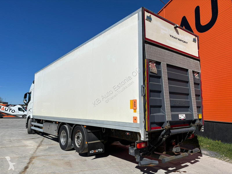 شاحنة Volvo 500 6x2 ThermoKing T-1200R / box...
