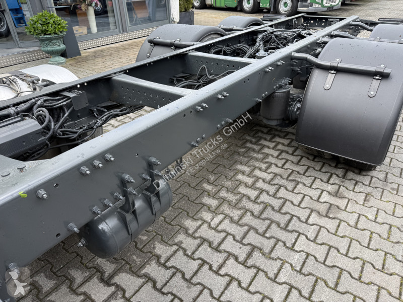 شاحنة Volvo FM 330 6X2*4
