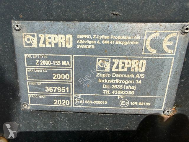 شاحنة Volvo 210 4x2 Closed box / Koffer Euro 6