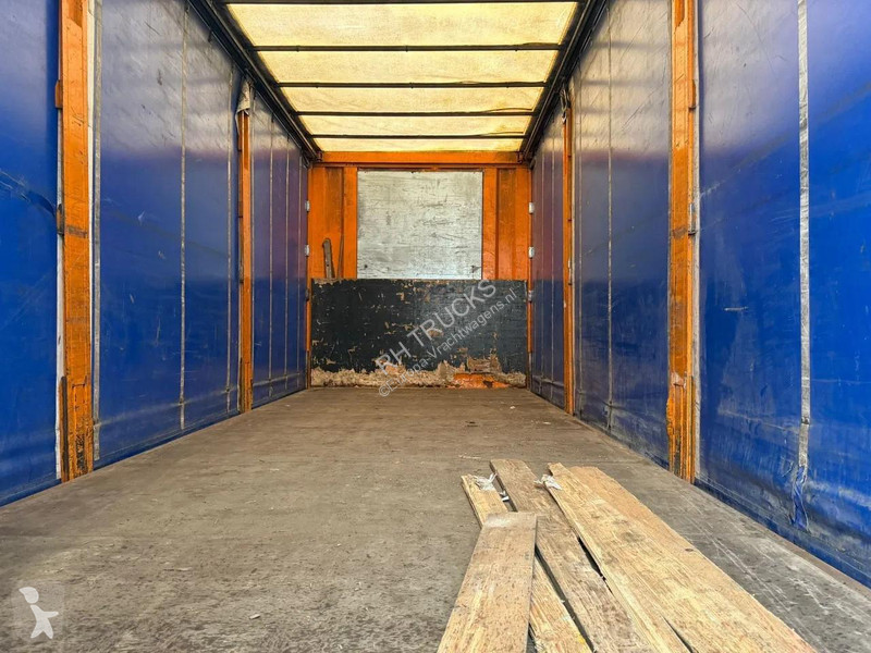 شاحنة Volvo 330 6X2 DHOLLANDIA 2000 KG LAST...