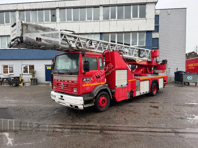 شاحنة Renault 230 4X2 CAMIVA LIFT 1433 HOURS