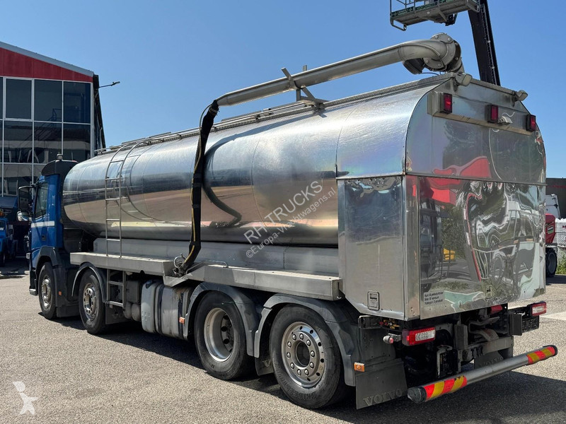شاحنة Volvo 460 8X2 EURO 6 + INOX TANK