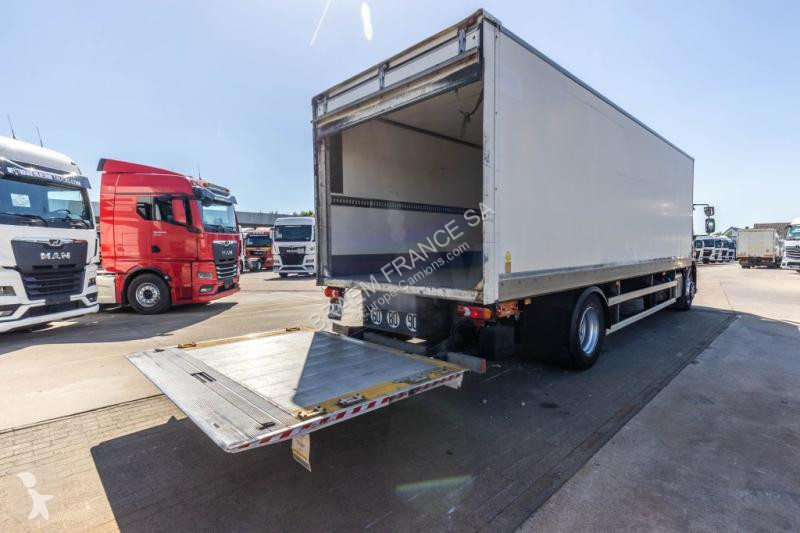Camion Renault  D 18 250 DXI + DHOLLANDIA 1.5T.