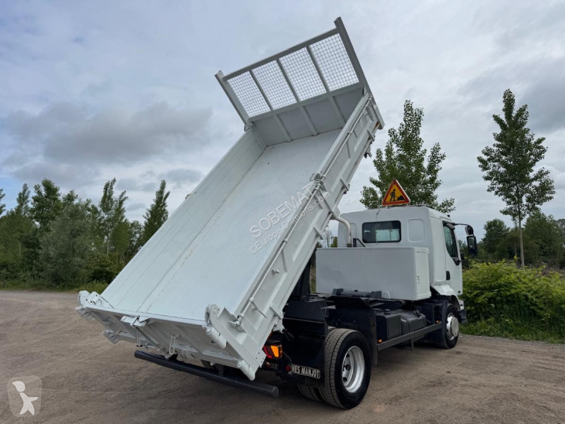 شاحنة Renault 220 DCI