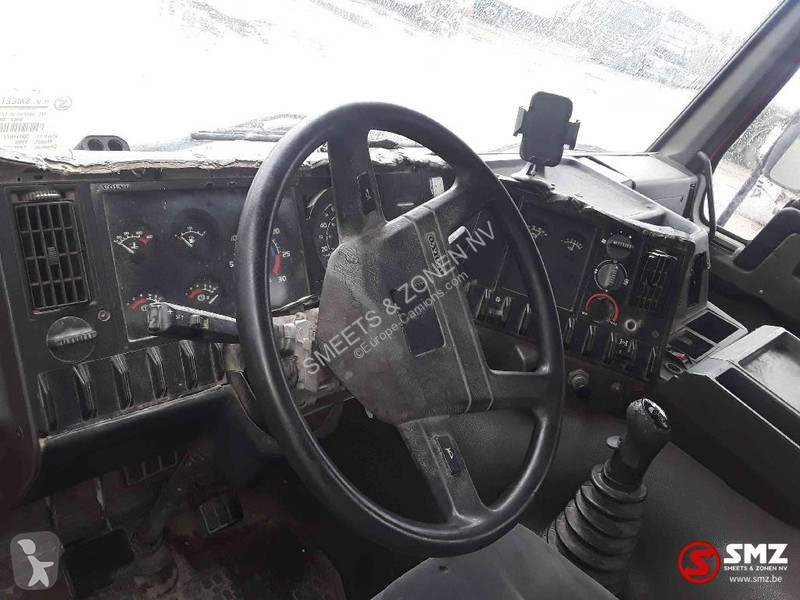 شاحنة Volvo 320 8x4
