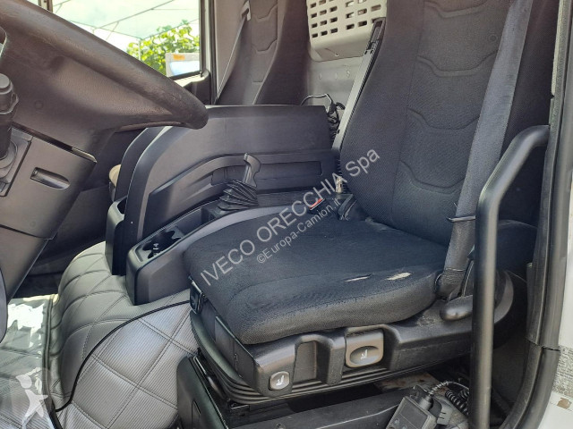 شاحنة Iveco EUROCARGO 120E22/P