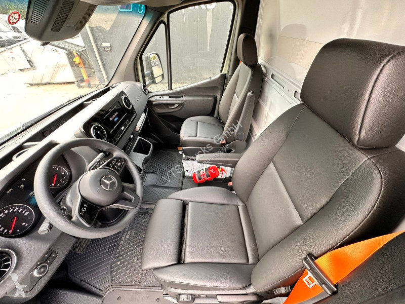 Lastbil Mercedes 519 CDI CAZOO...