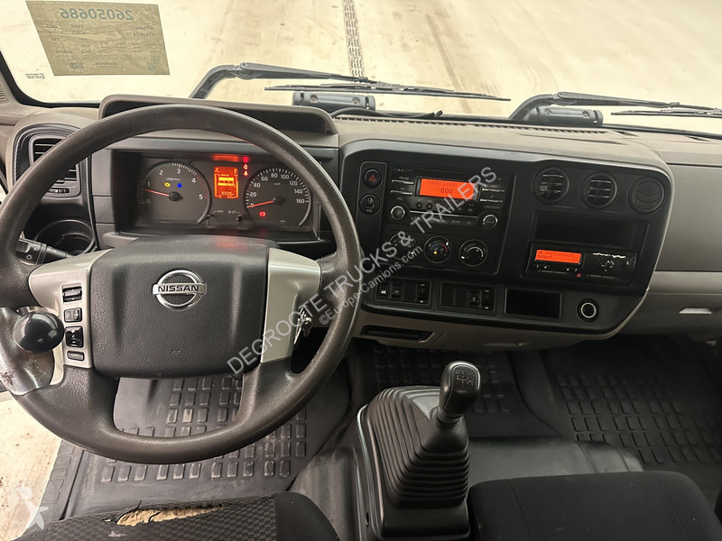 شاحنة Nissan 56.15