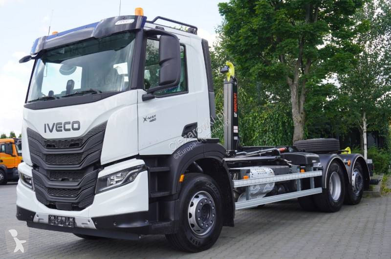 Камион Iveco