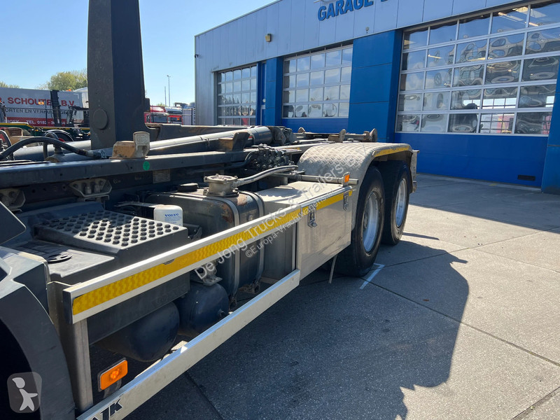 شاحنة Volvo 420 / 6x4 / Hookarm 20T / Hub...