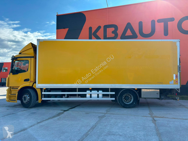 شاحنة Mercedes 1824 4x2 BOX L=7757 mm