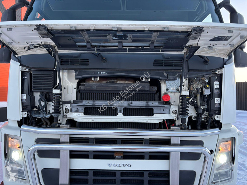 شاحنة Volvo FM 300 6x6 FOR SALE AS CHASSIS / OY...