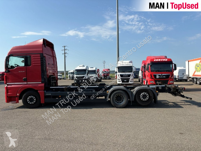 Vrachtwagen MAN TGX 26.470 6X2-4 LL