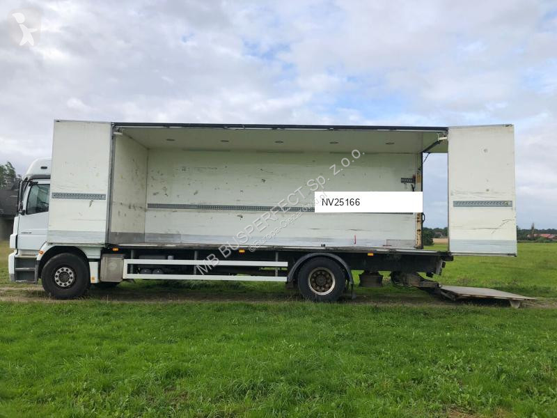 Vrachtwagen Mercedes 1829 18 europalet