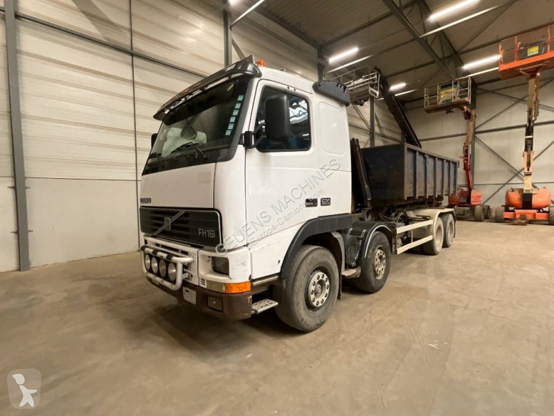 شاحنة Volvo 520 8X4