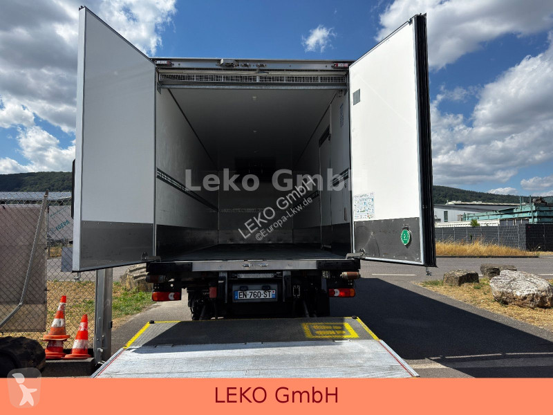 شاحنة Renault D  Mit Carrier Sp 850