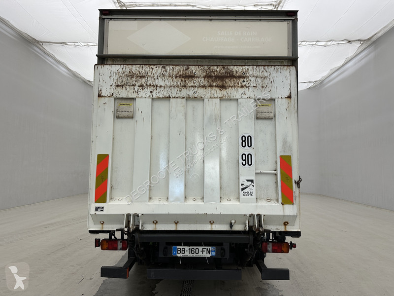 شاحنة Mercedes 1222