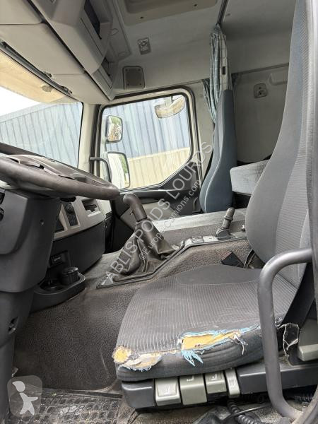 شاحنة Volvo 300