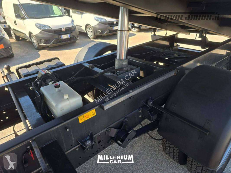 شاحنة Iveco 35-14 RIBALTABILE TRILAT 2022