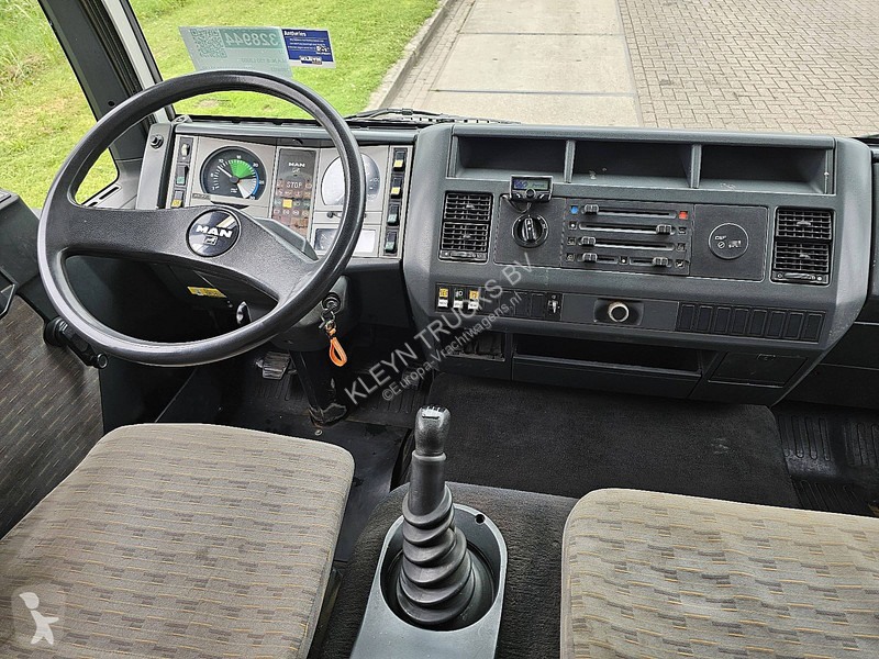 شاحنة MAN L2000 MANUAL 3-SEATS