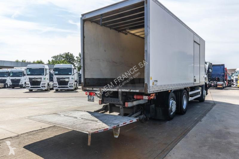 شاحنة Renault  D26.320-6x2+DHOLLANDIA 2T.